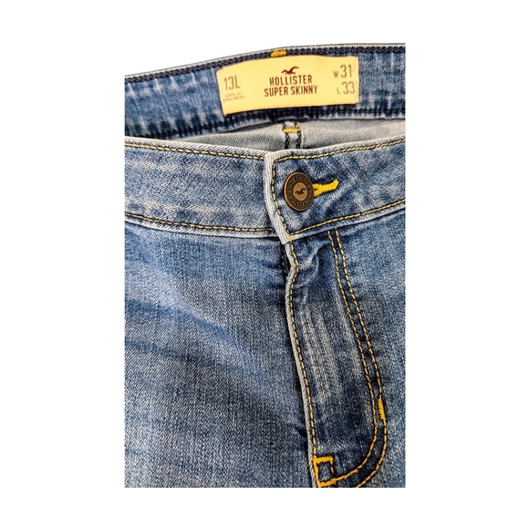 Hollister Jean - Picture 3 of 6